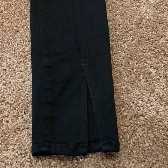 FRAME Denim - light edgy pleated front & perfectly designed slits formed ankle - Picture 7 of 15